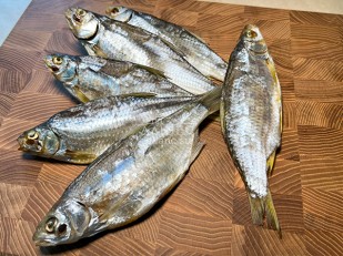 Сыр к пиву: Тарань вяленая (Азовская)