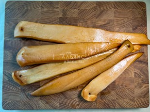 Шашлычок из толстолобика холодного копчения: Кальмар палочки х/к