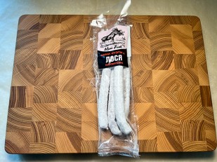 Японские снеки и крекеры: Колбаски сыровяленые Mini Fuet 