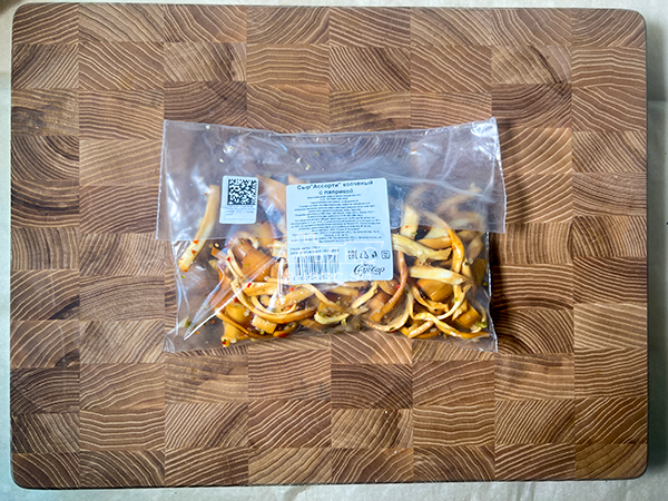 Сыр 150 гр ГОРНЫЙ СЫРОВАР (Ассорти копчёный с парикой) в Перми
