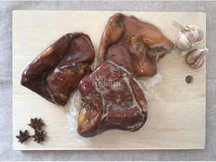 Вяленое мясо: Уши свиные (Цельные) 